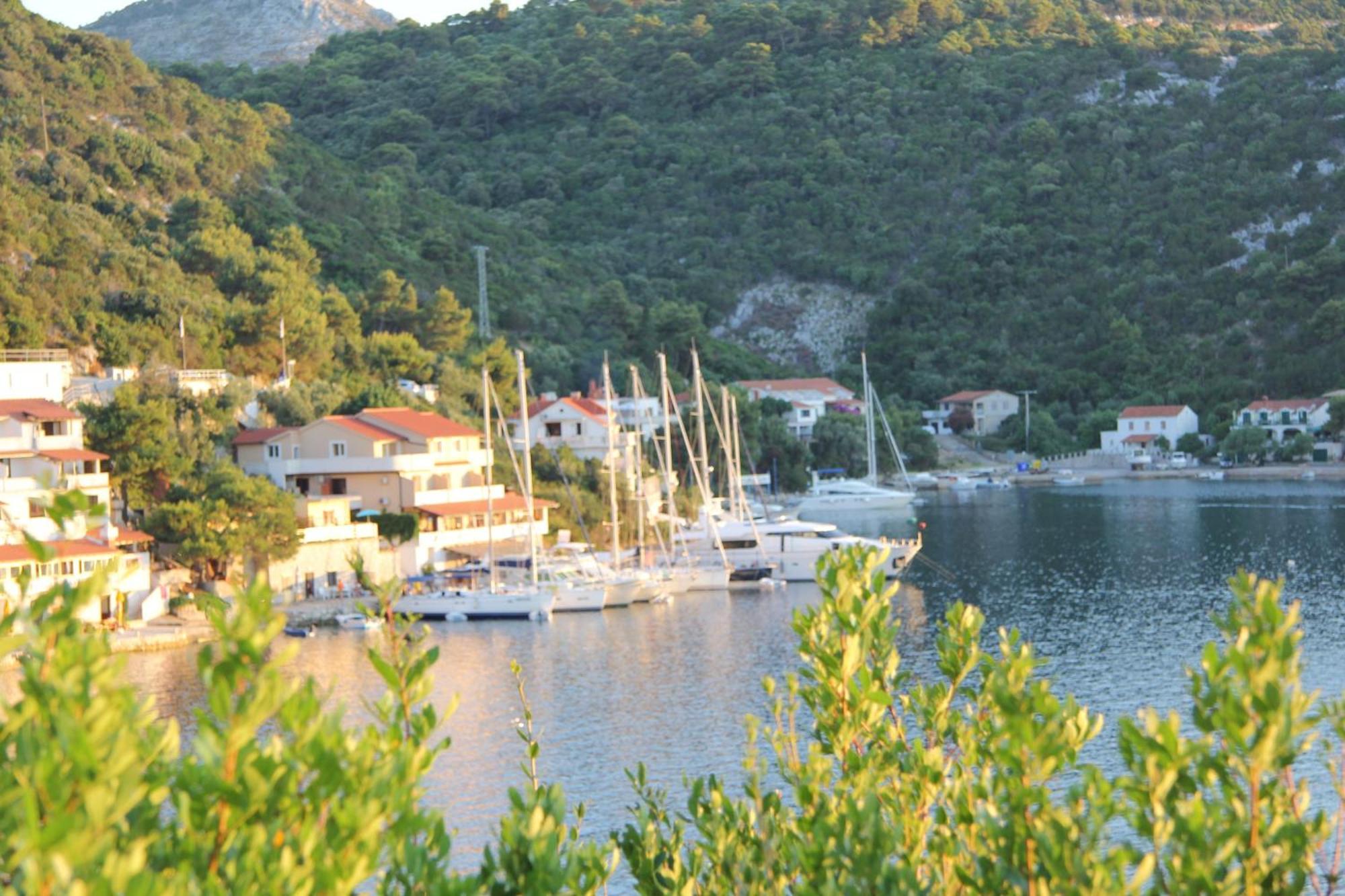 Accommodation Triton Lastovo エクステリア 写真