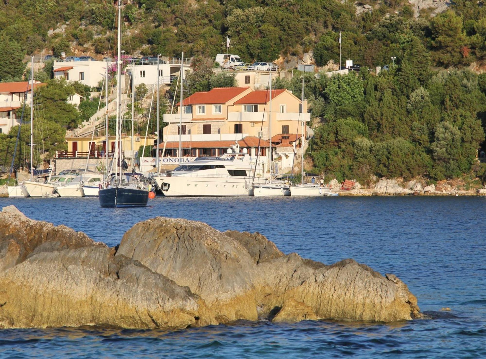 Accommodation Triton Lastovo エクステリア 写真